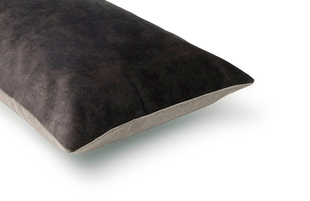 MrsMe cushion Porter Sepia detail 2 1920x1200